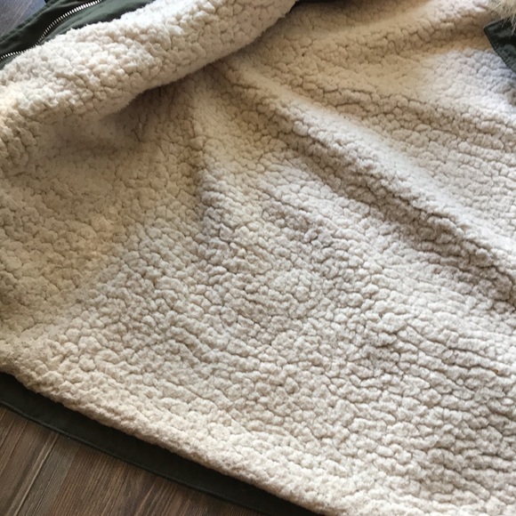 Winter jacket - Picture 4 of 6